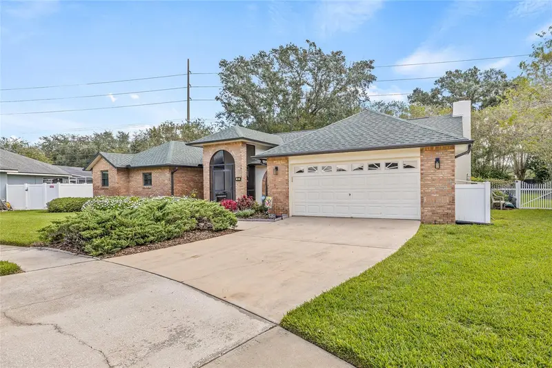 603 Cottage Grove Cir, FL