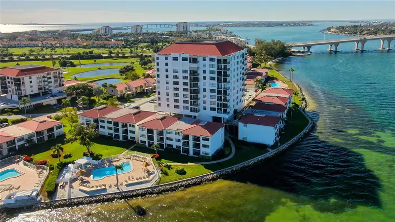 6265 Sun Blvd #806, FL