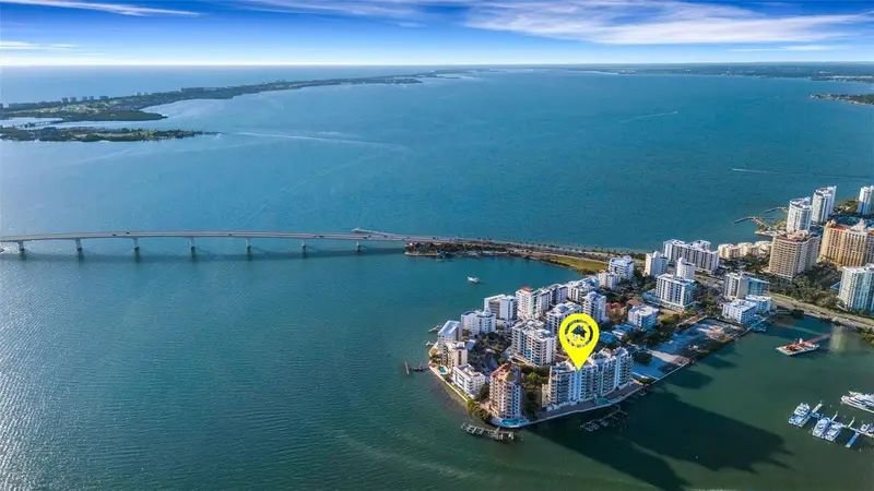 464 Golden Gate Pt #403, FL