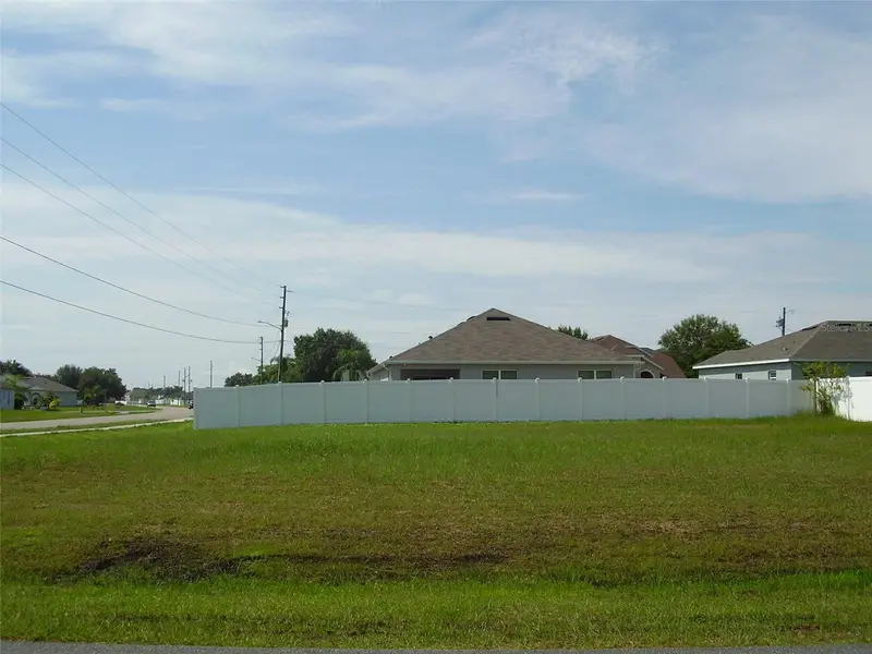 800 Carrousel Ln, FL