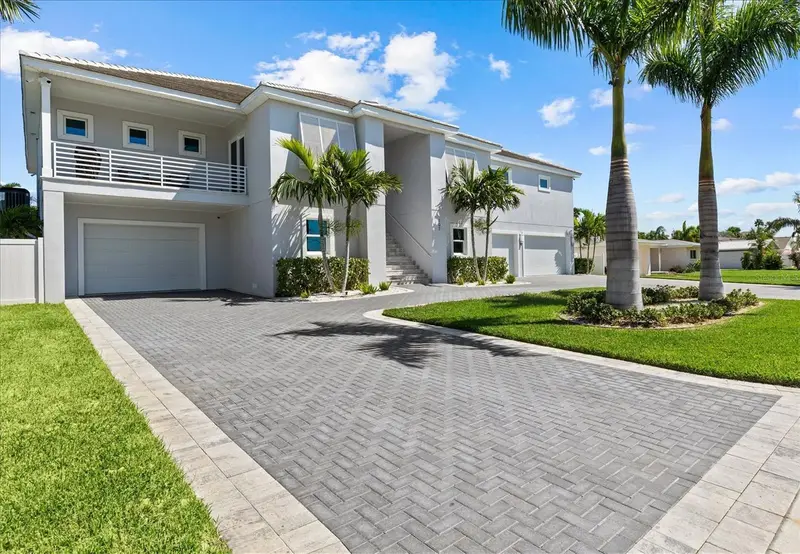 107 12th St, FL