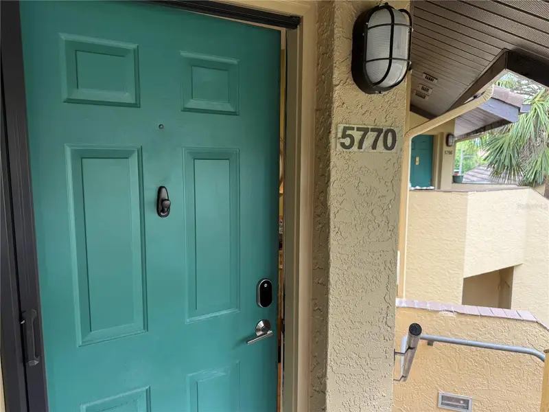 5770 Ashton Lake Dr #8, FL