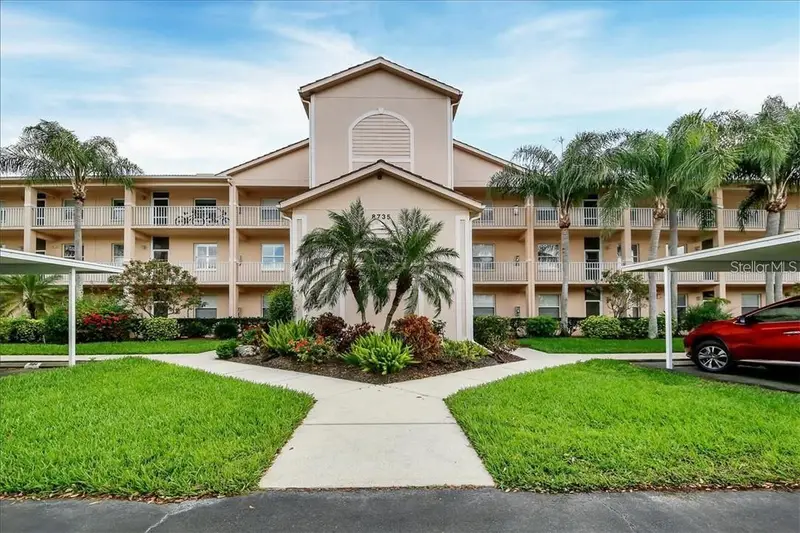 8735 Olde Hickory Ave #8302, FL