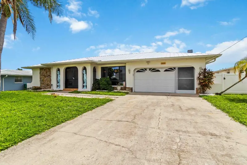 18606 Briggs Cir, FL