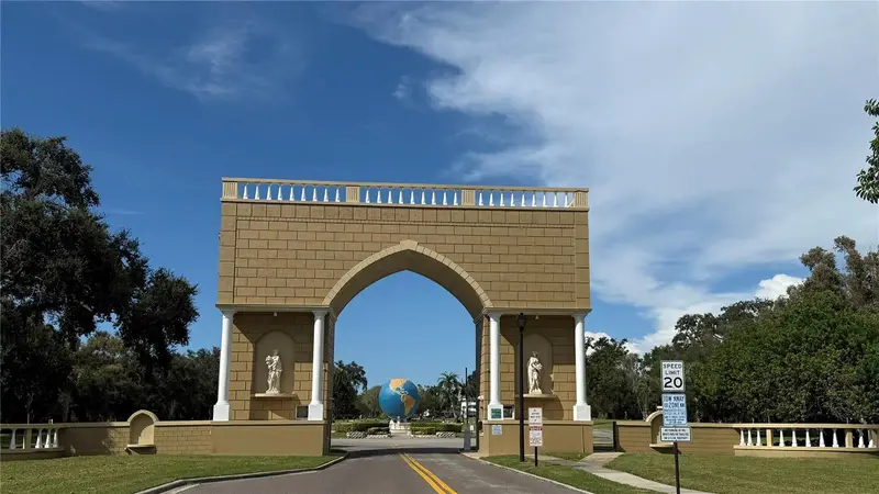 2460 Canadian Way #48, FL