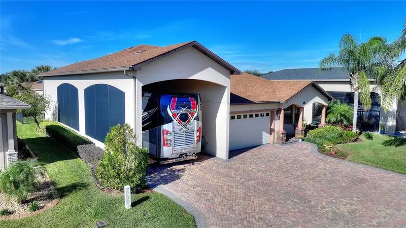 520 Homecoming Way, FL