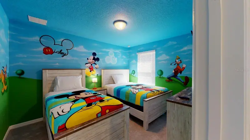 2438 Tanger Dr, FL
