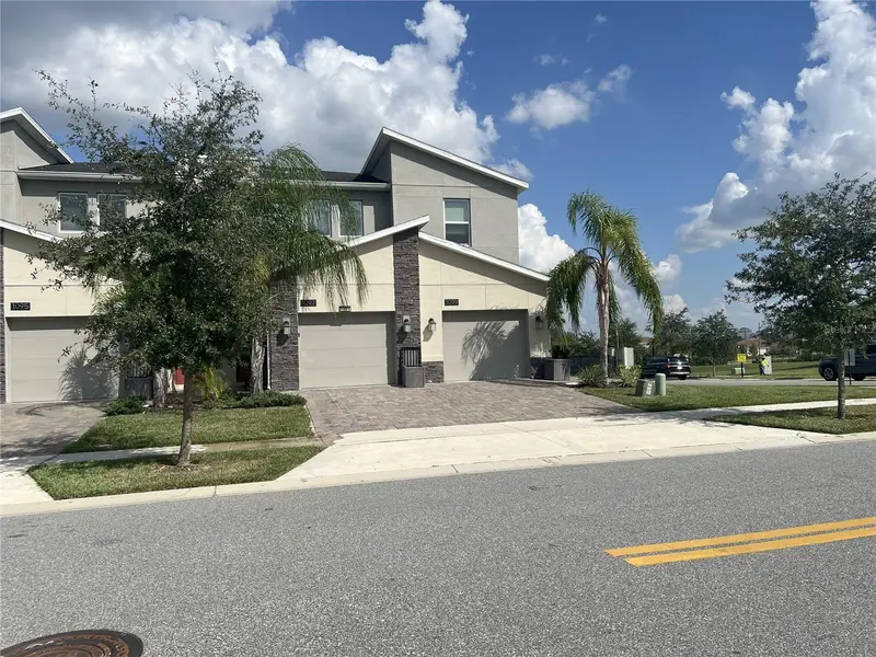 1097 Splash Shot Pl #1097, FL