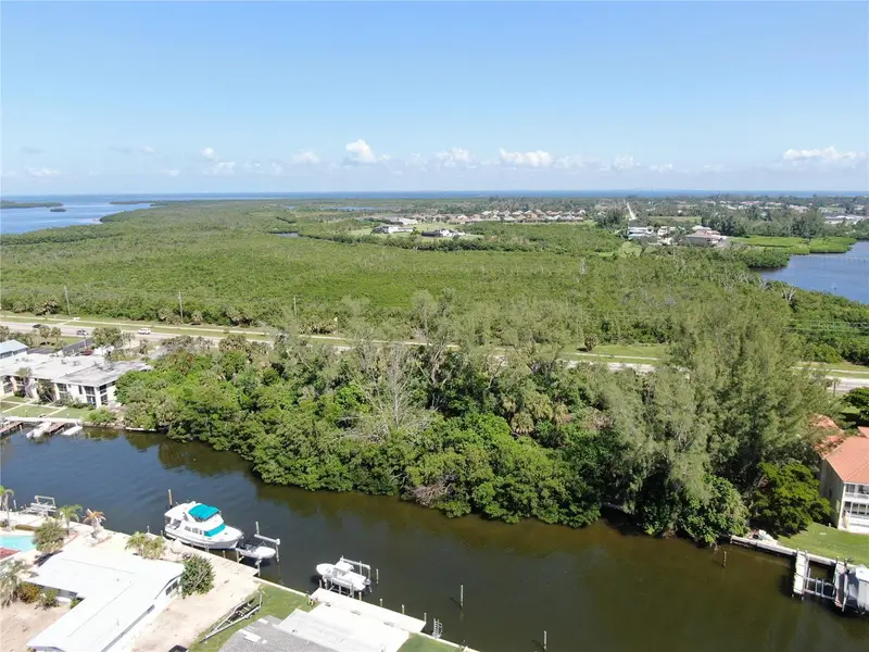 10005 W Manatee Ave W, FL
