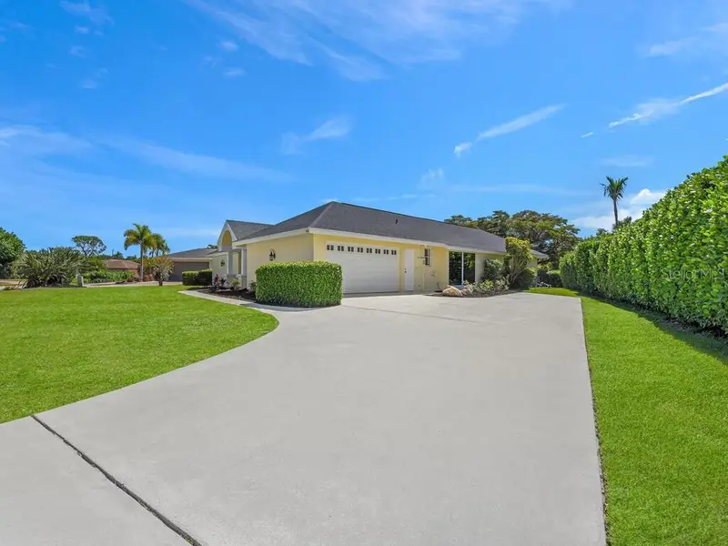 491 Cypress Way E, FL