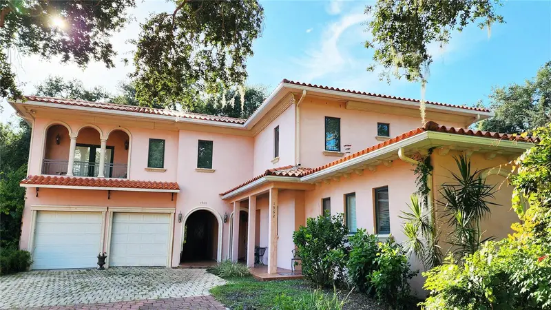 1962 Freedom Dr, FL