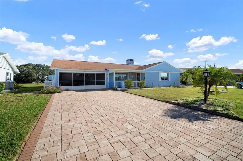 609 Fox Hills Dr, FL