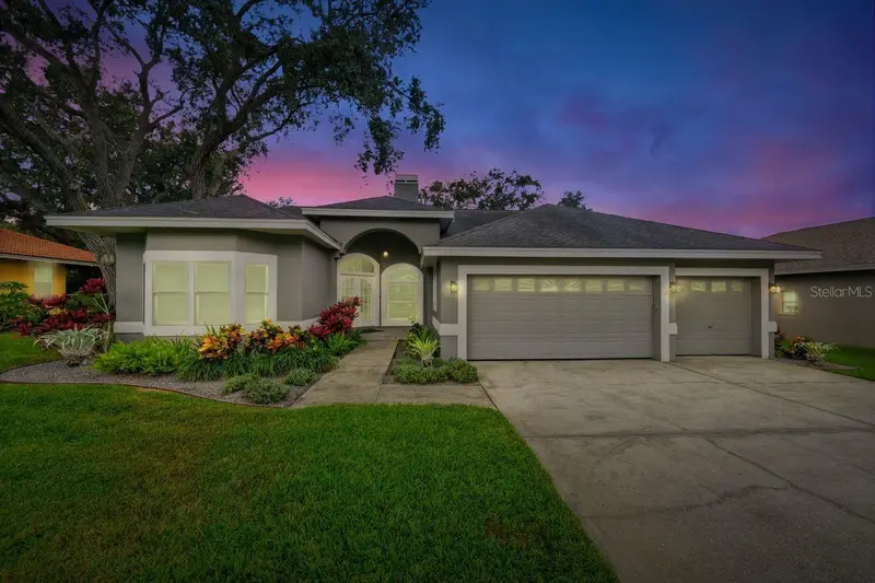 700 Westfield Ct, FL