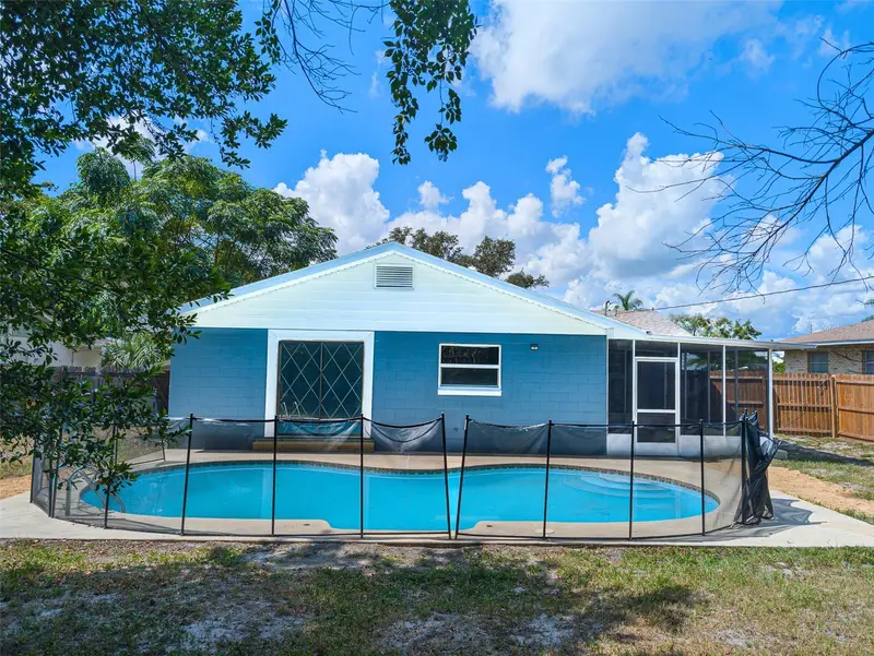 830 N Sunset Dr, FL
