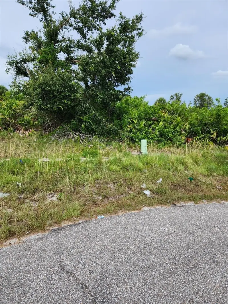 124 Smallwood Rd, FL