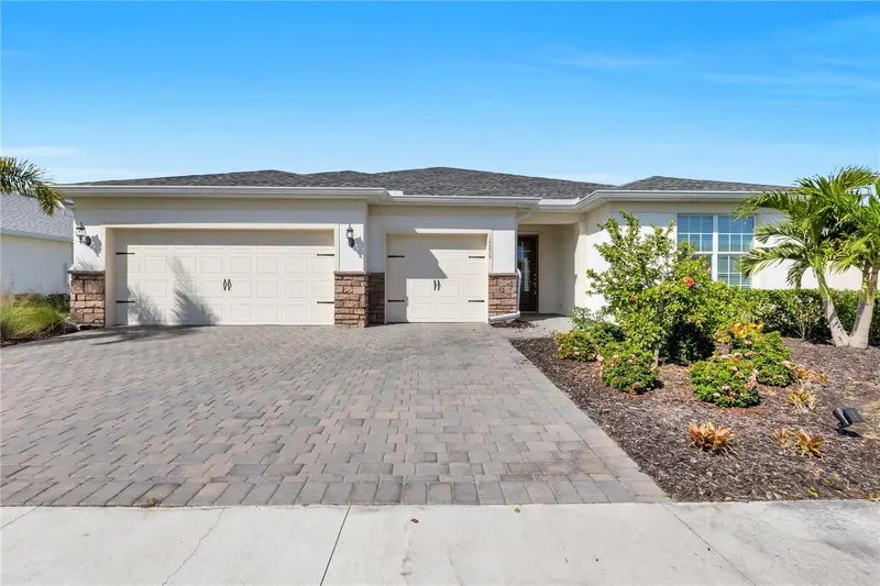 16056 Shoreline Dr, FL