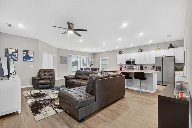 1026 Montgomery Ln, FL
