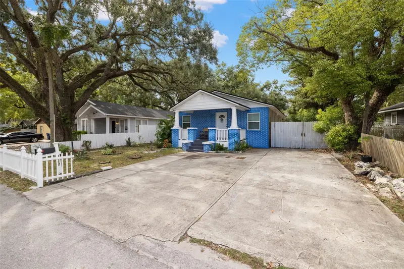 8012 N 11th St, FL