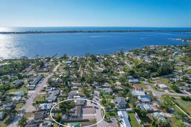 25 1st Ave, FL