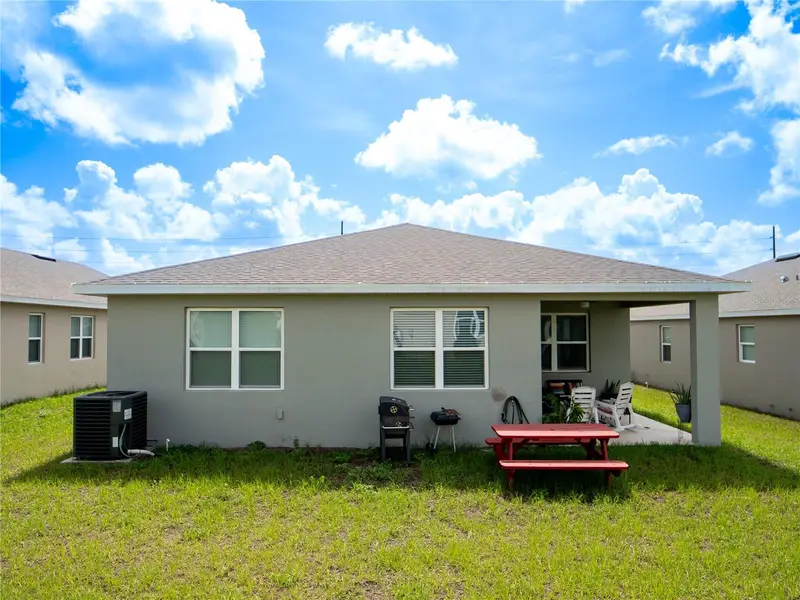 233 Hilltop Bloom Loop, FL