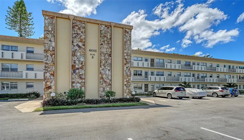 4480 Ironwood Cir #311a, FL