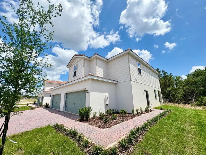 571 Bay Leaf Dr, FL