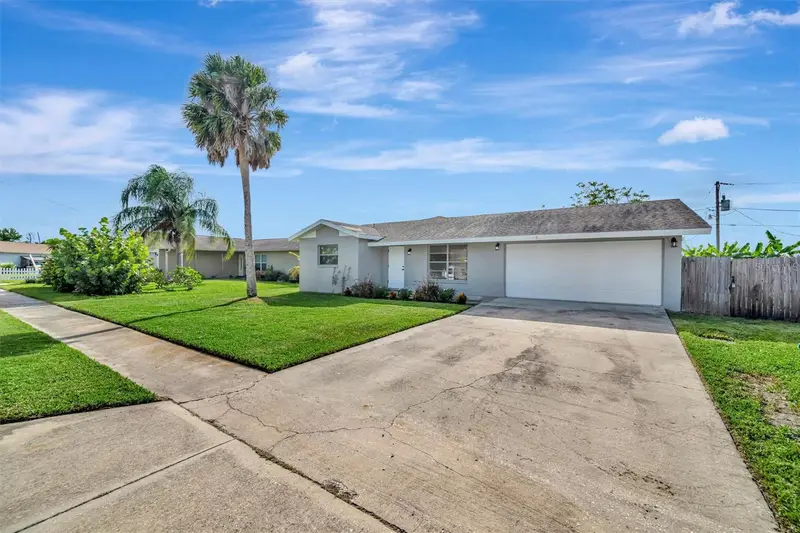 2420 16th St W, FL