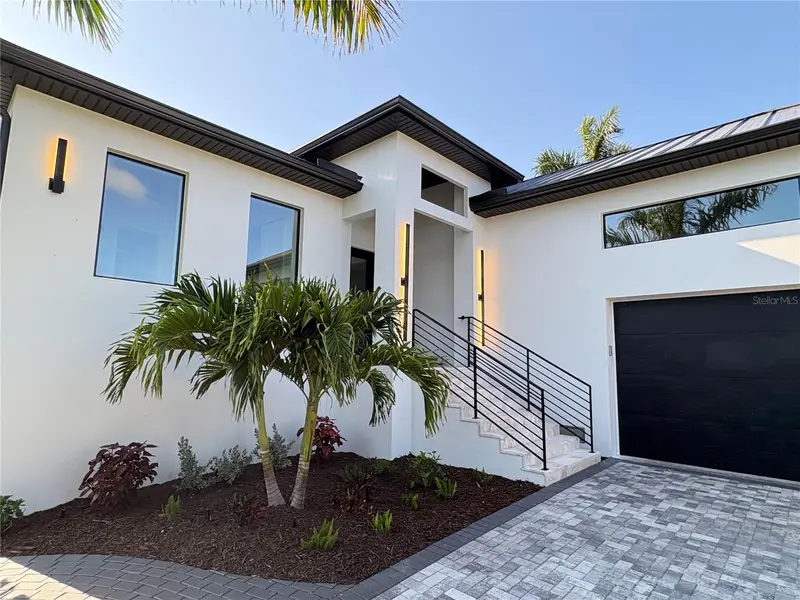 276 Island Cir, FL