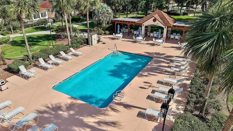 716 Dominguez Dr, FL