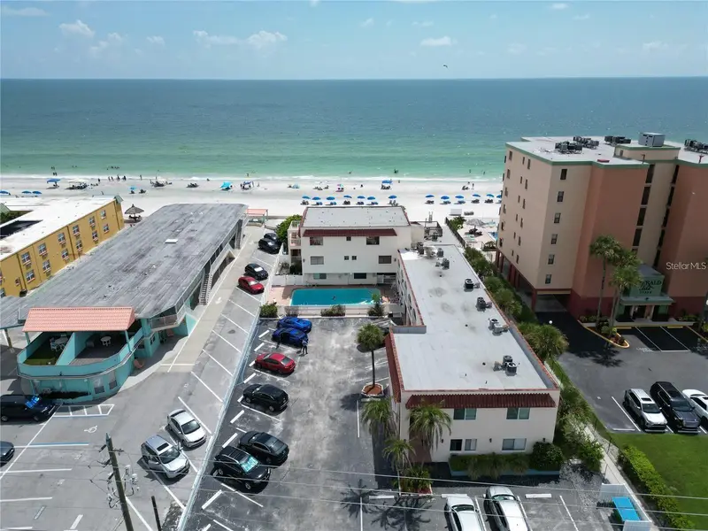 17300 Gulf Blvd #9, FL