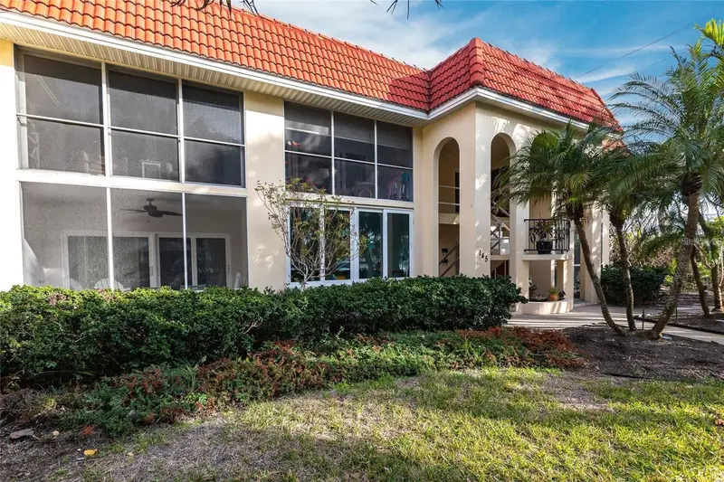145 Avenida Messina #3, FL