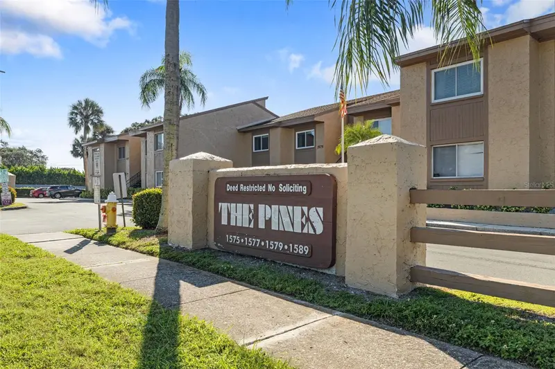 1575 Greenlea Dr #6, FL