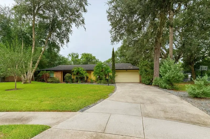 Sweetwater Oaks listing