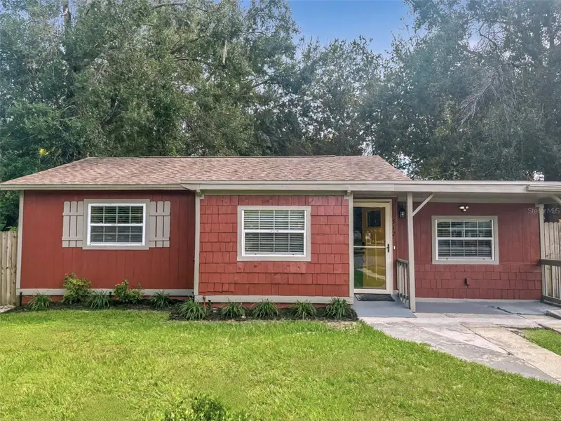 512 Green Cir, FL