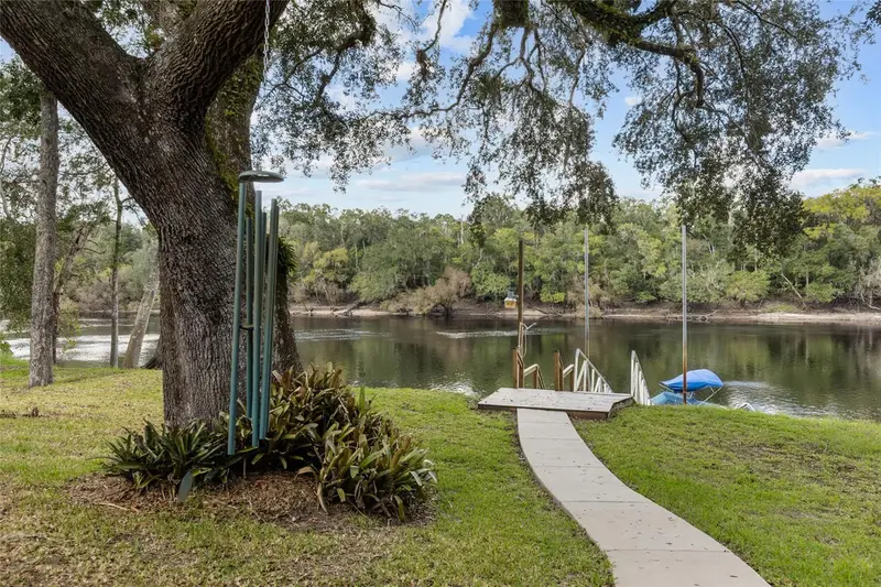 1069 Se Suwannee Trl, FL