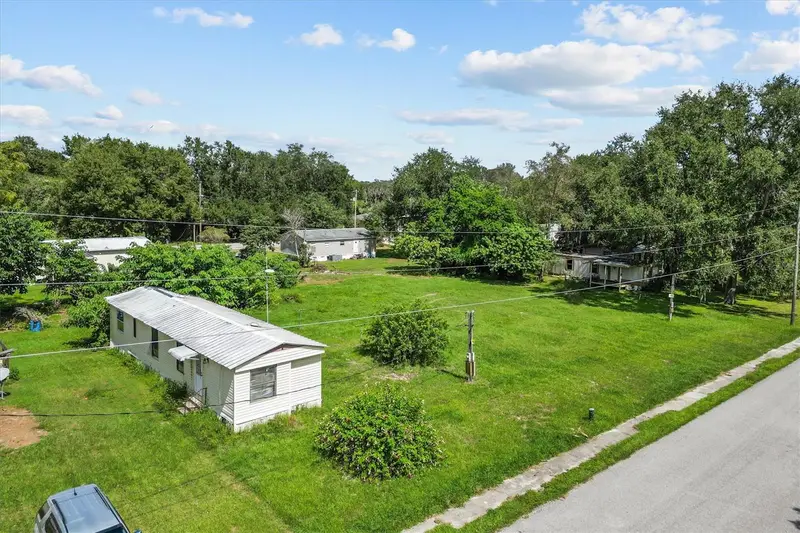 636 3rd St, FL