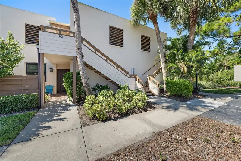 182 Pineneedle Dr, FL