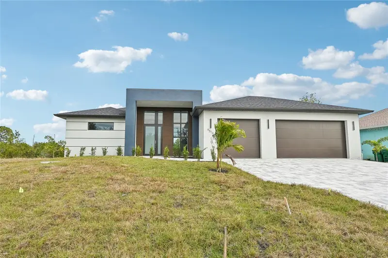 9516 President Cir, FL