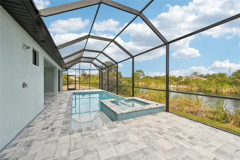9516 President Cir, FL