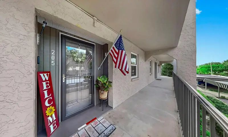 8799 Bardmoor Blvd #205, FL