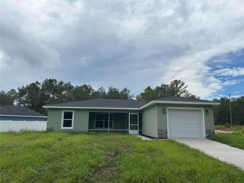 217 Oak Lane Rd, FL