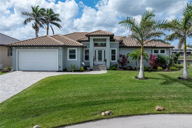 571 Port Bendres Dr, FL