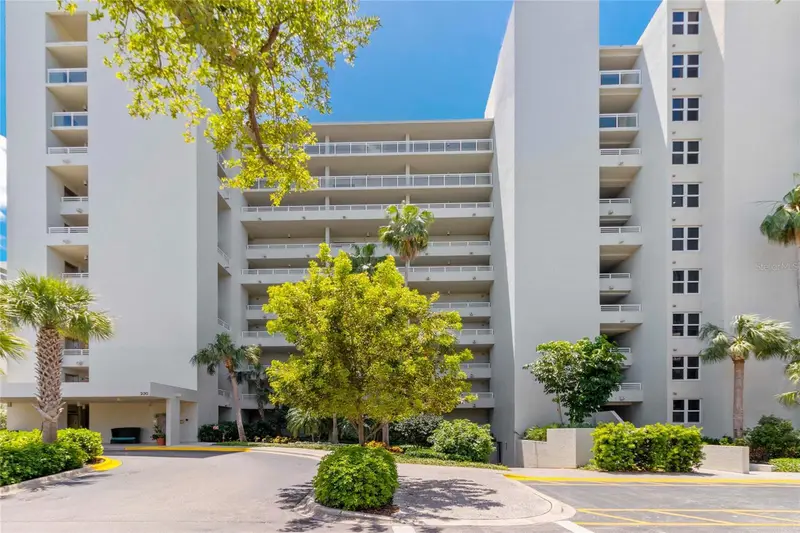 230 Sands Point Rd #3205, FL