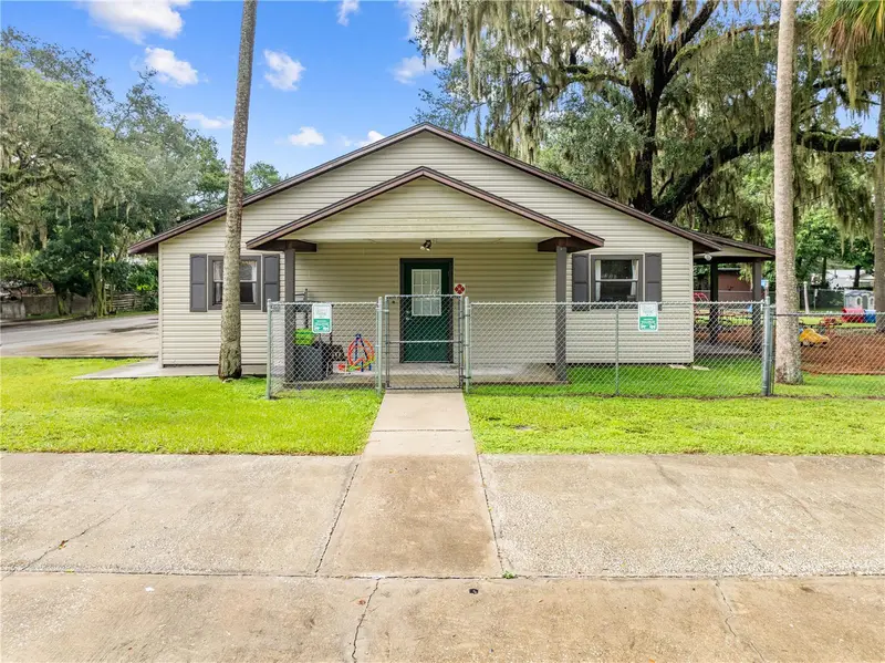 102 S Highland St, FL
