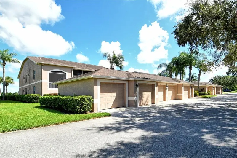 5271 Mahogany Run Ave #721, FL