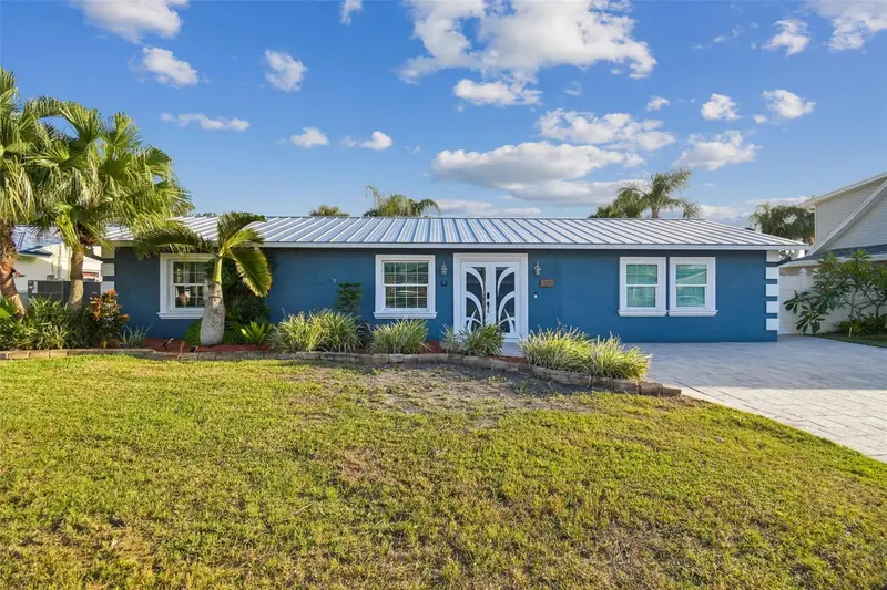 8708 Thornwood Ln, FL
