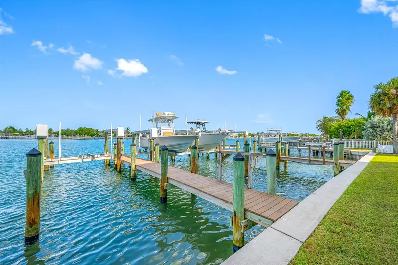 8575 Sunset Ct, FL