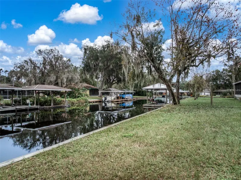 612 Dragonfly Ln, FL