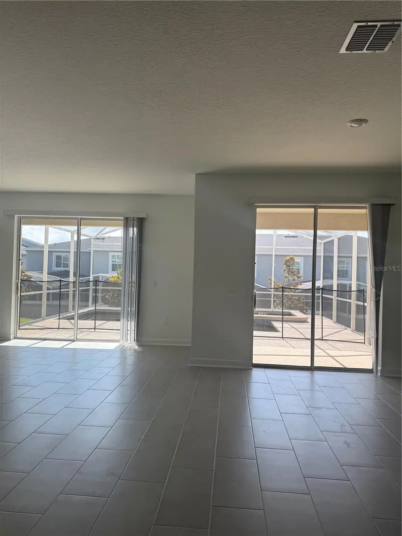 1123 Kingsbarn St, FL