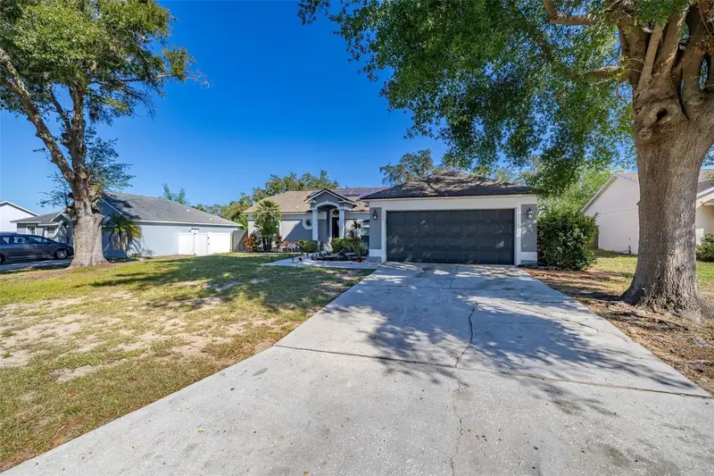 428 Bent Oak Loop, FL